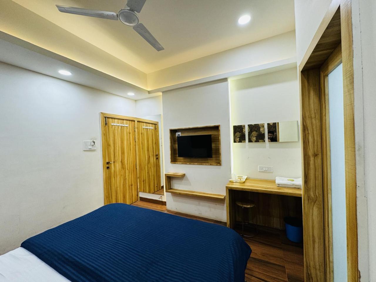 Hotel Shree Mahakal Krapa Ujjain Buitenkant foto